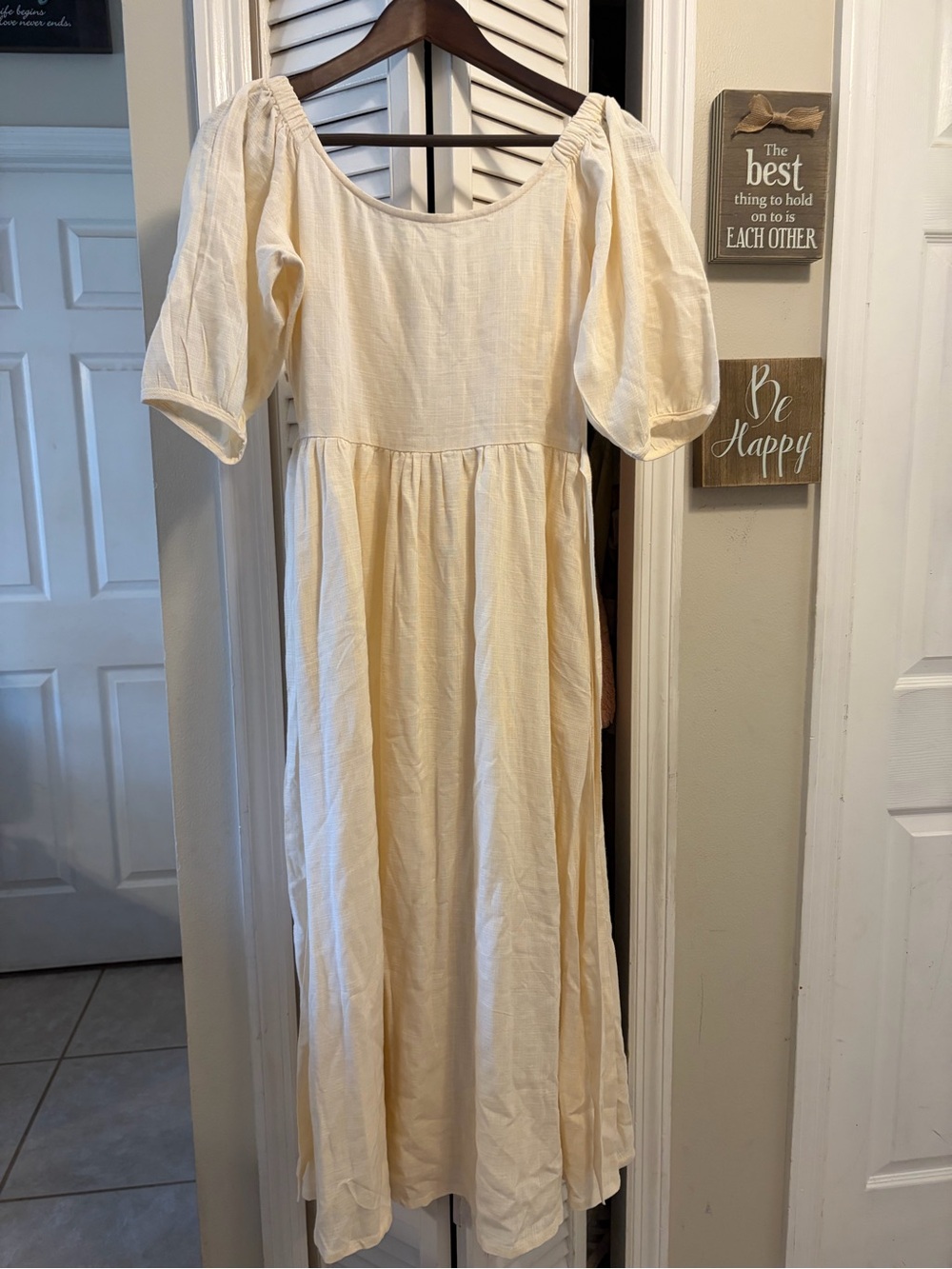NWT Little Cottonwood Light Cream Puff-Sleeve Brook Dress